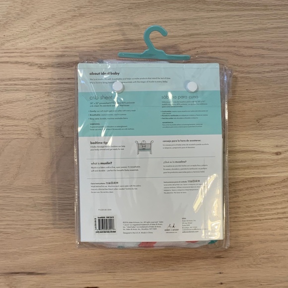 Ideal Baby/Aden + Anais Heart Print Crib sheet - Picture 2 of 2